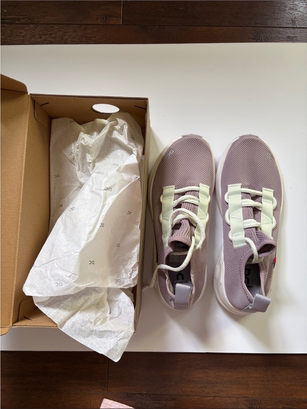 On Running On Cloud Shoes Sneakers Women's Cloudeasy Color: Heron/Aloe size 8.5 - Picture 6 of 12